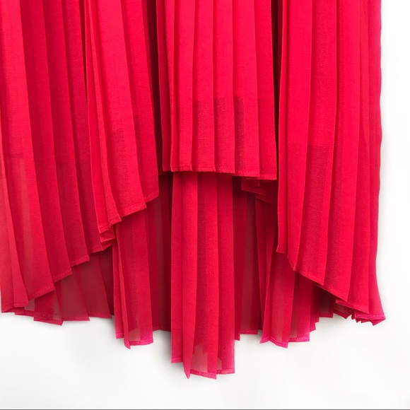 Beautiful red pleated high/low dress - Picture 4 of 6